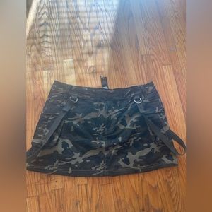 Fashion nova mini skirt